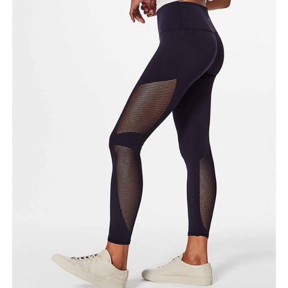 Small Lululemon Dark Grey Reveal Leggings
